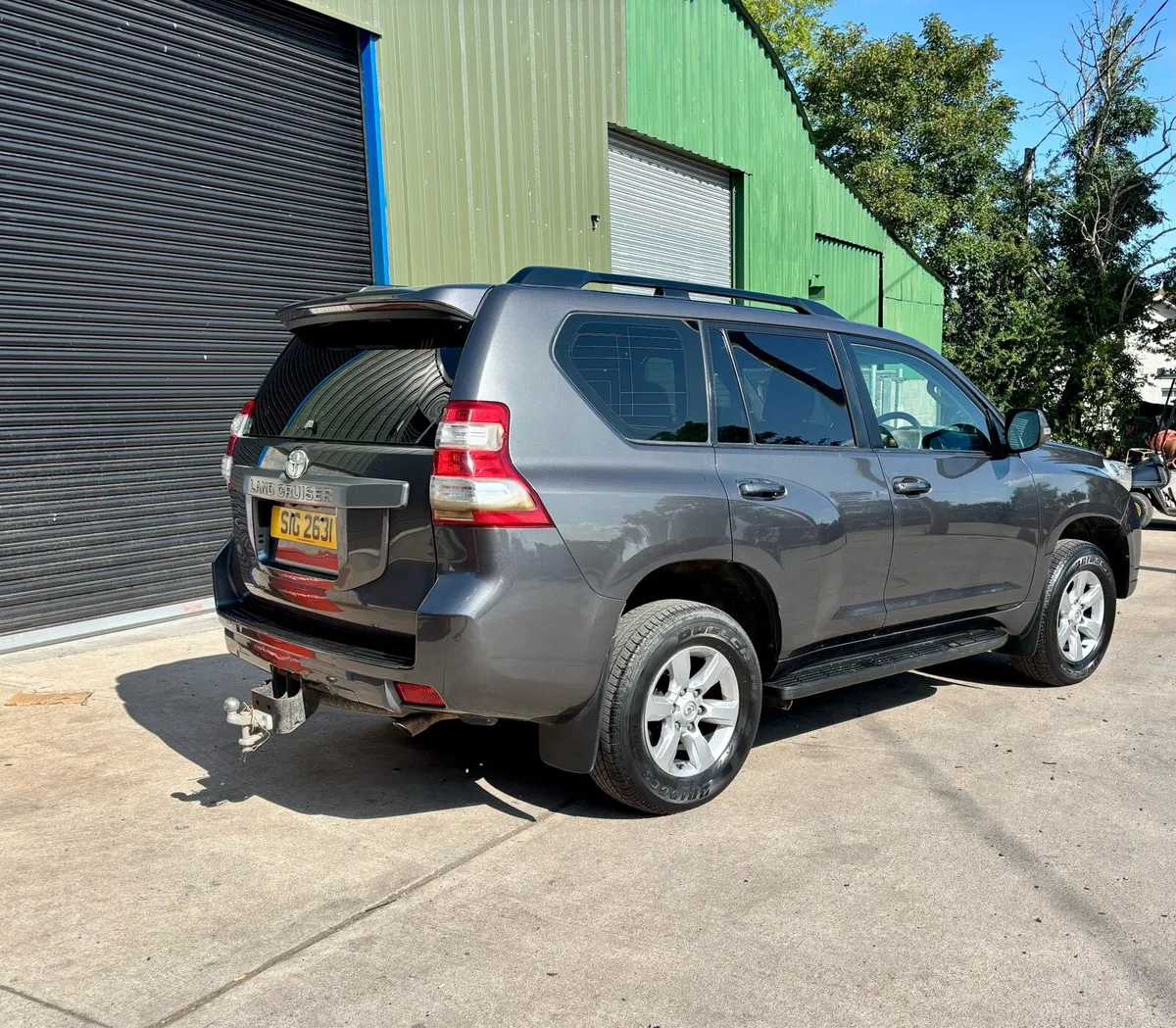 2016 TOYOTA LAND CRUISER 2.8 D-4D AUTO 7 Seater - Image 3