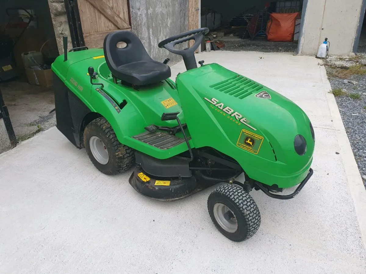 Sabre by john deere ride on lawnmower - Image 1