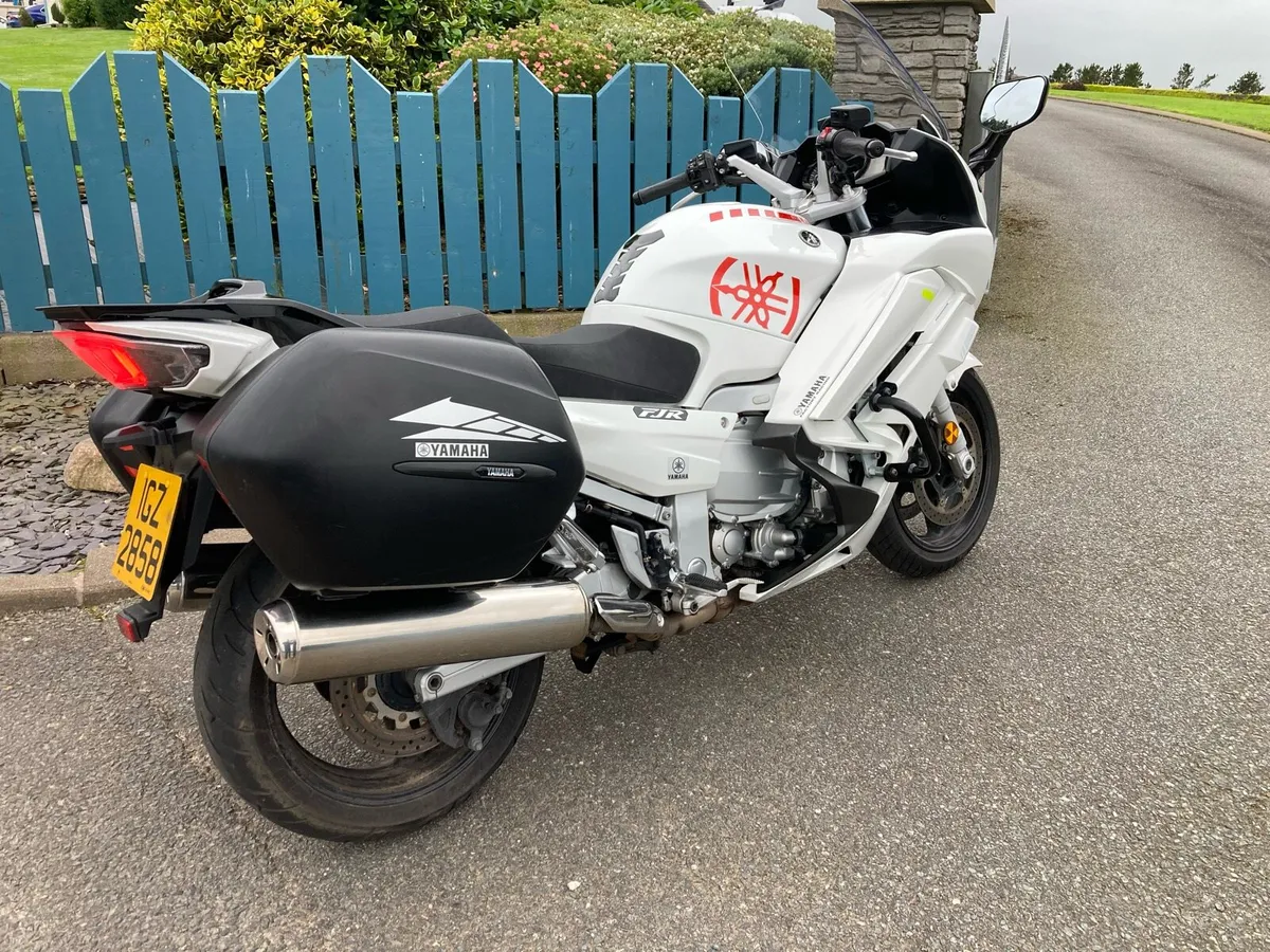 2018 Yamaha fjr 1300 - Image 2