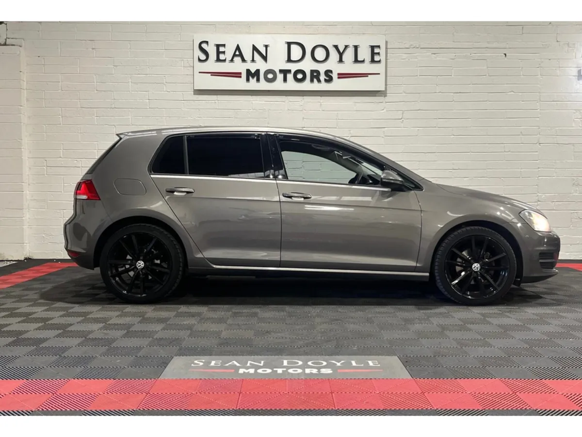 Volkswagen Golf 1.2 TSI Manual BLUEMOTION 5DR - Image 4