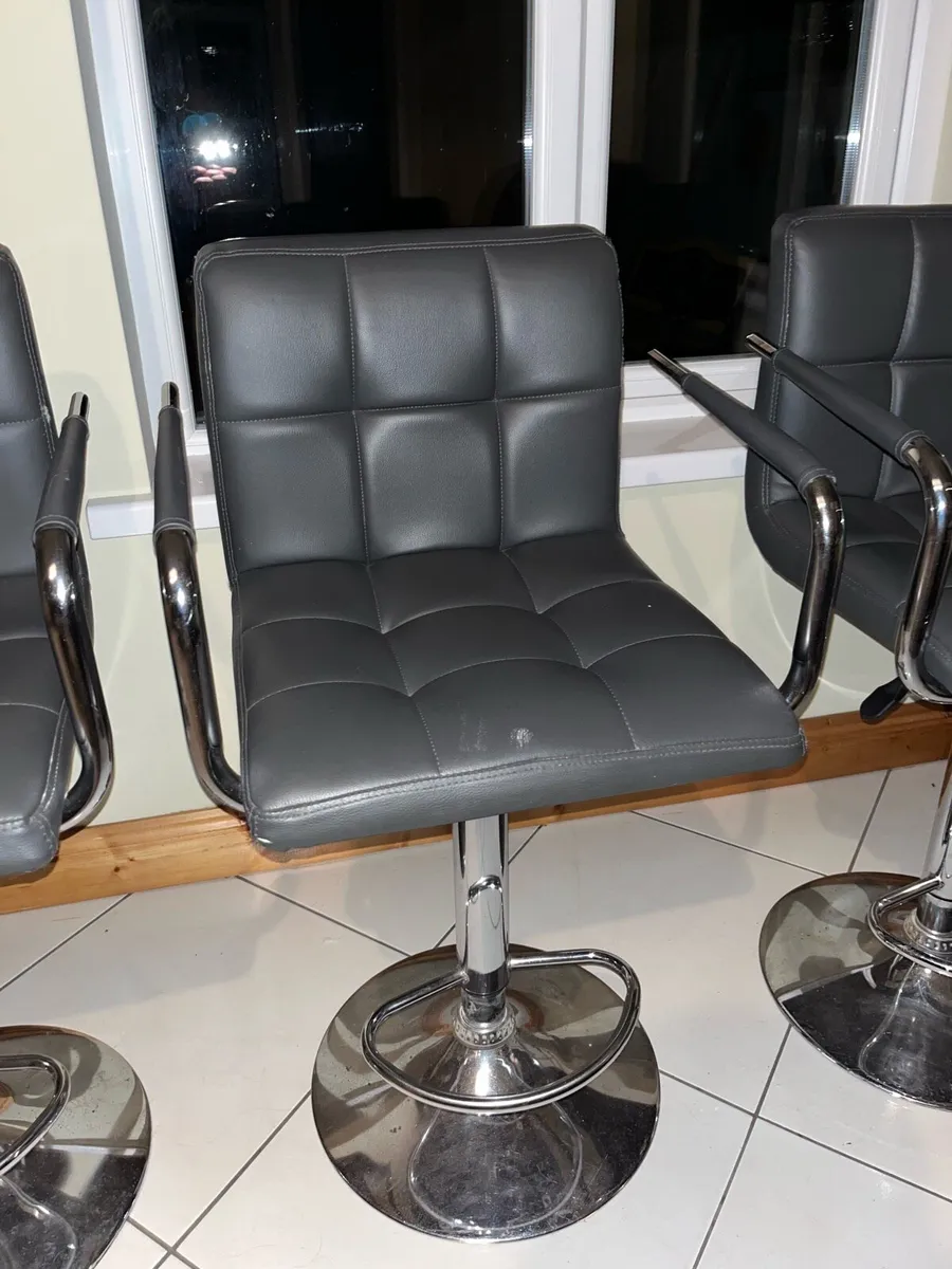 3 grey leather barstools - Image 3