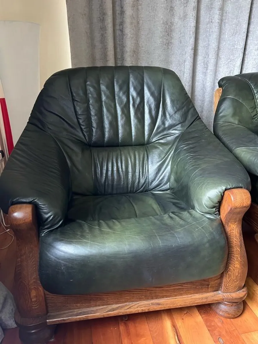 Leather couch and two leather armchairs - Image 3