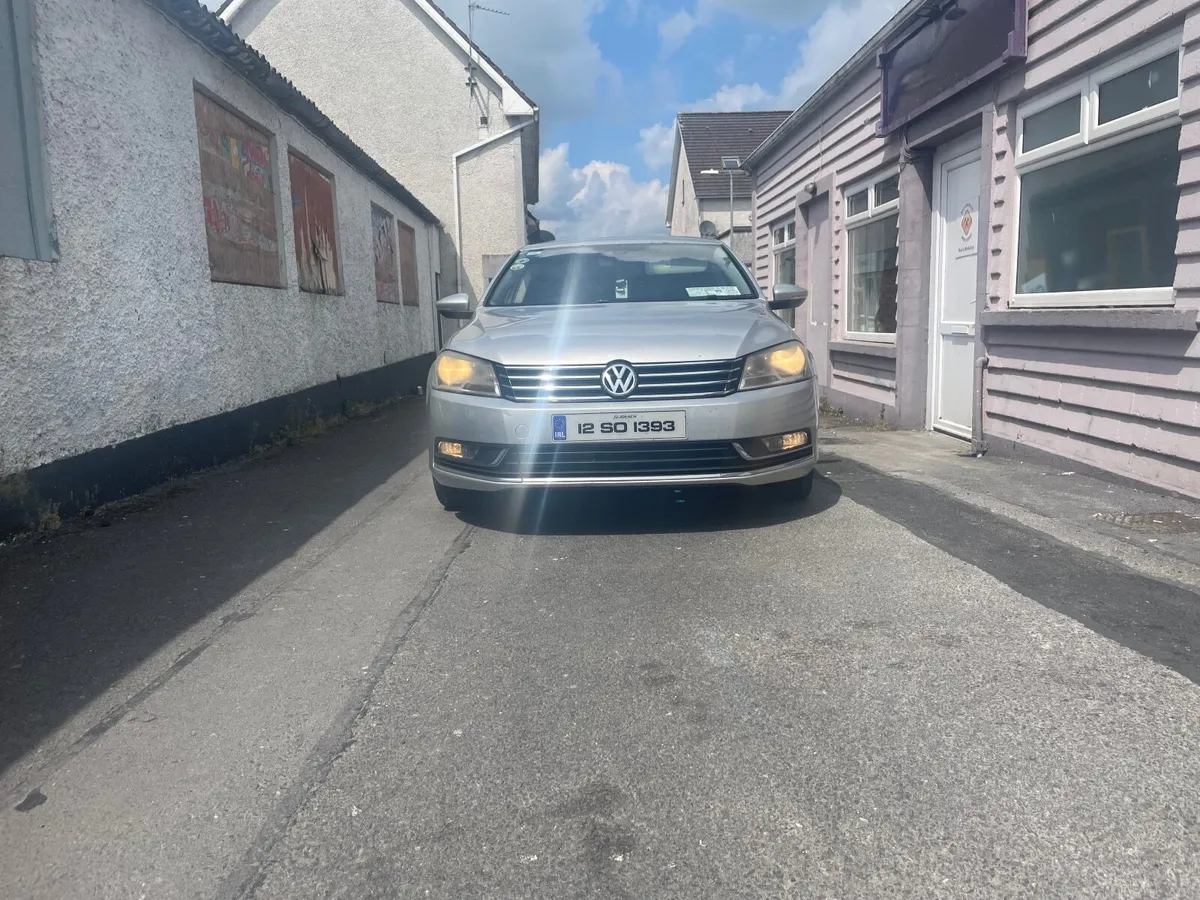 Volkswagen Passat 2012 - Image 1