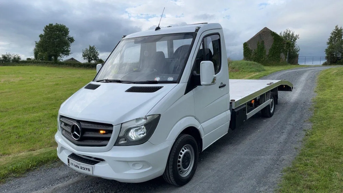 2017 Mercedes Sprinter Recovery - Image 2