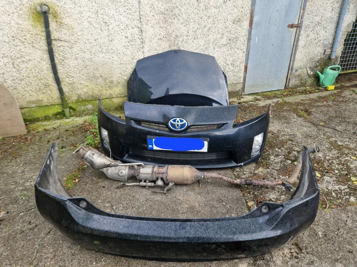 Toyota prius parts 2011 - Image 1