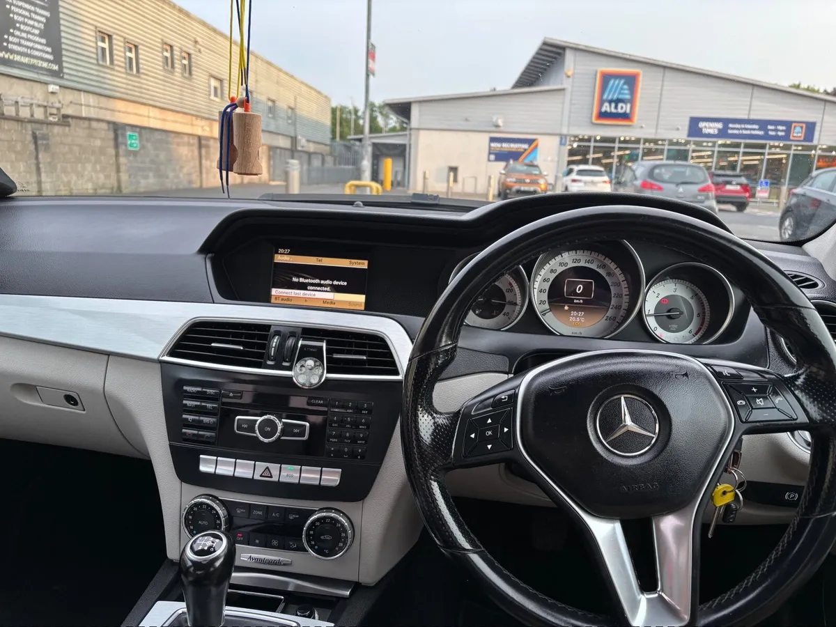 Mercedes-Benz C-Class 2011 - Image 2