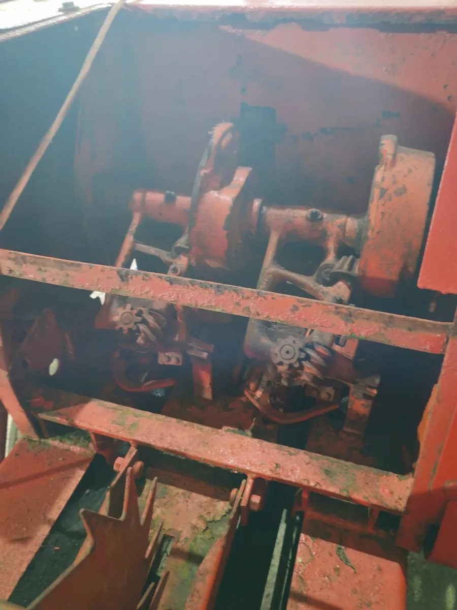 Bamford square baler - Image 1