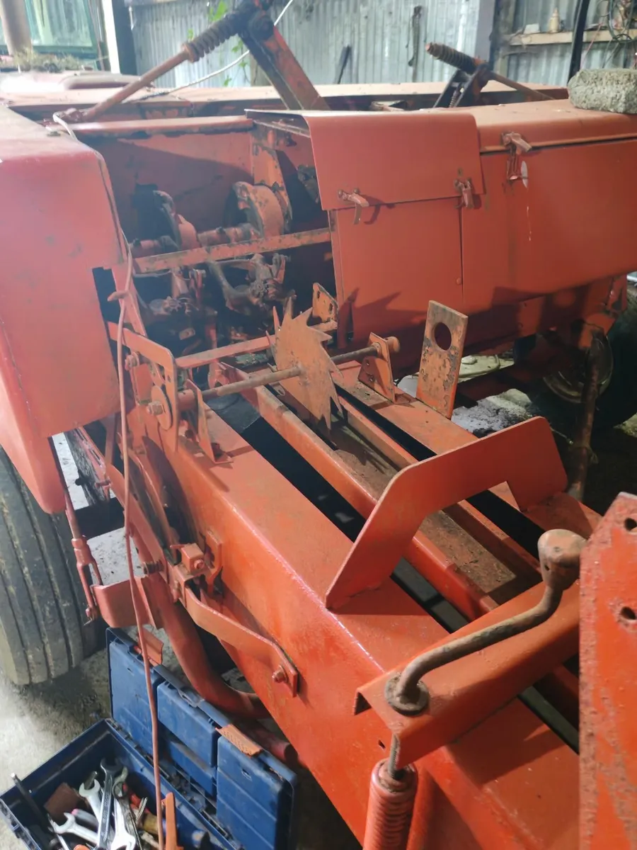Bamford square baler - Image 3