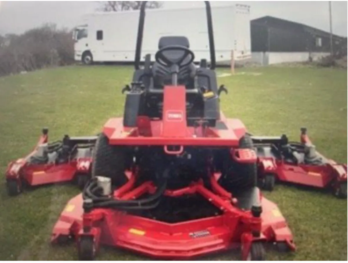 Toro professional grounds mower. - Image 3