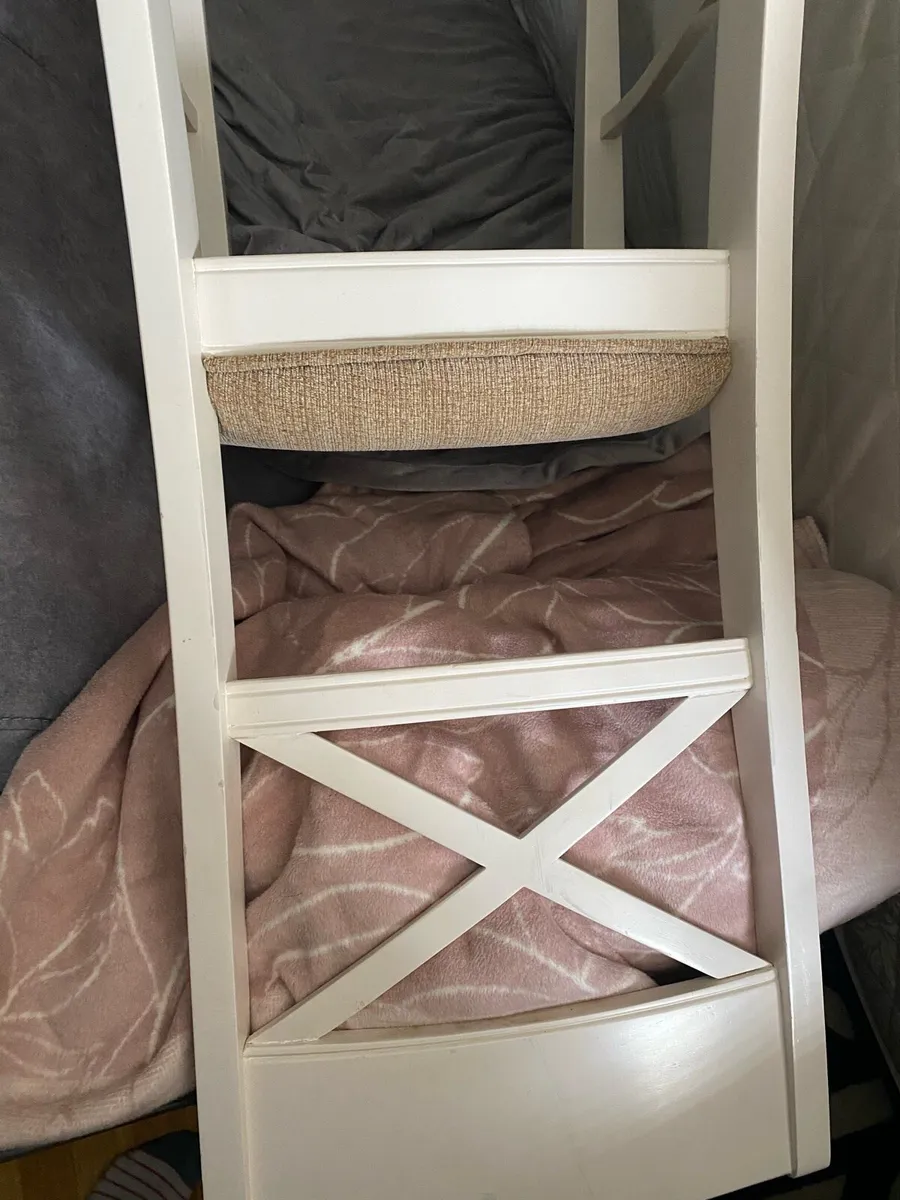 Chairs and table - Image 2