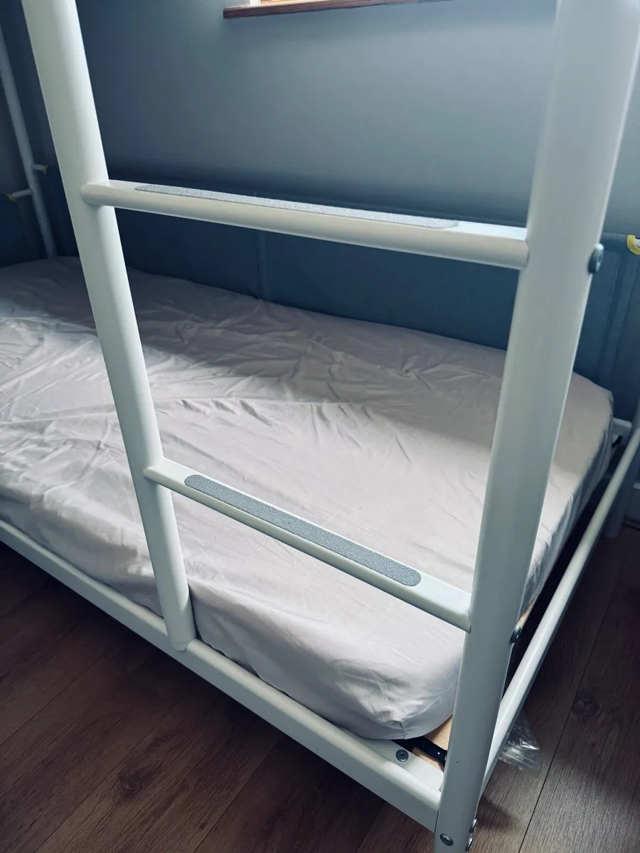 Bunk bed (no mattress) - Image 3