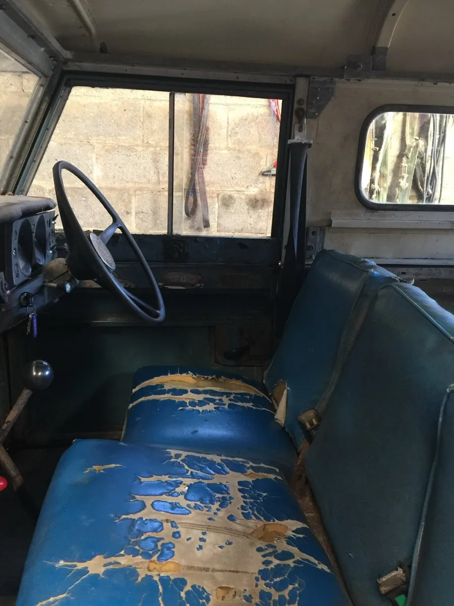 Land Rover (Defender) Series 3 - Image 2