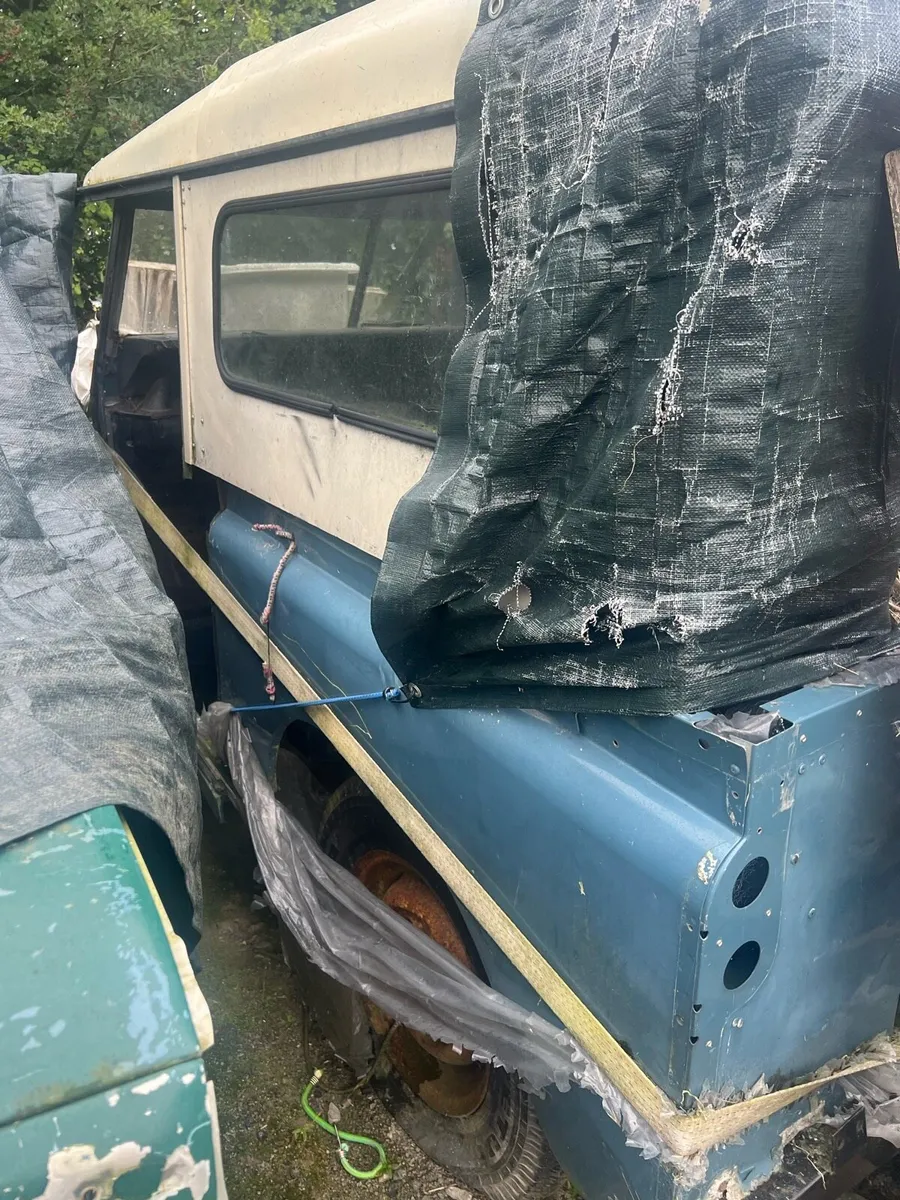 Land Rover (Defender) Series 3 - Image 4