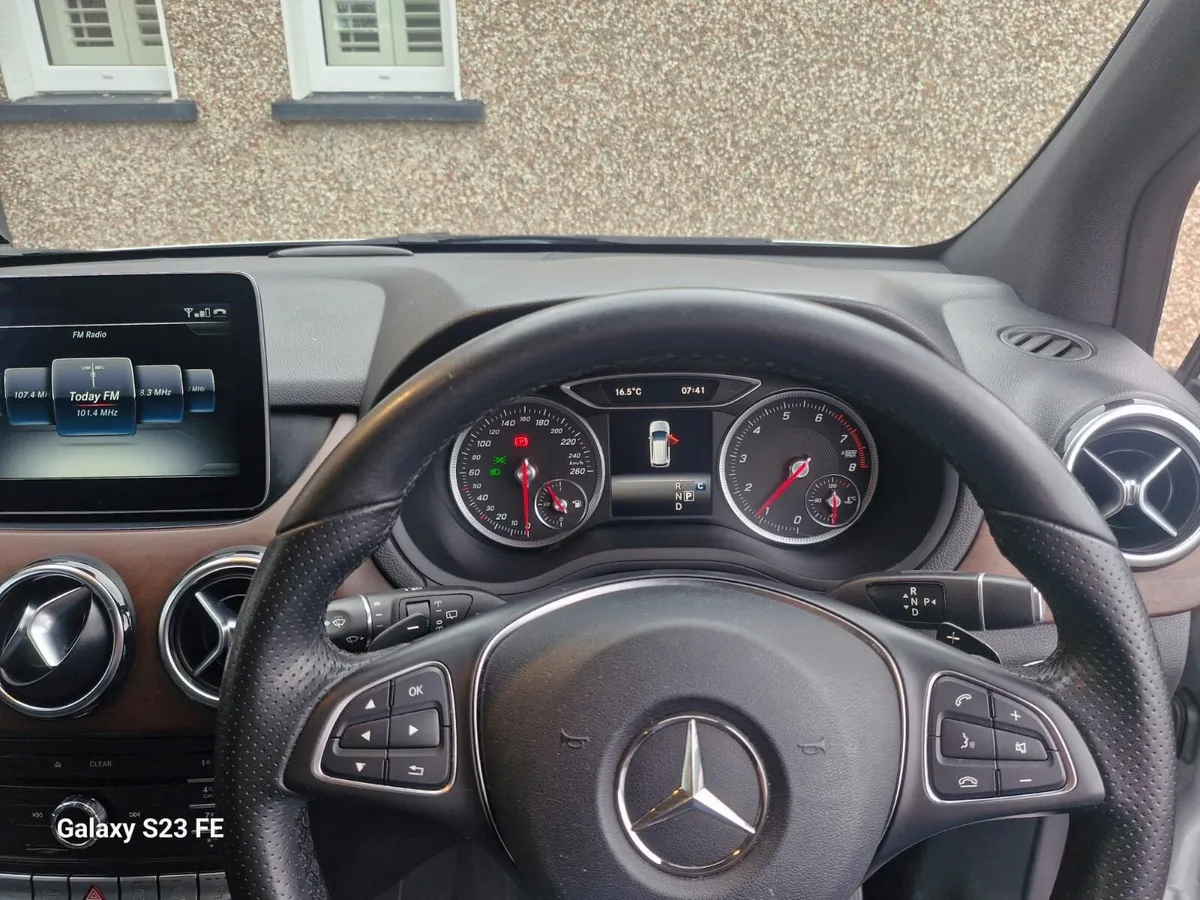 Mercedes B180 2017 Model - Image 3