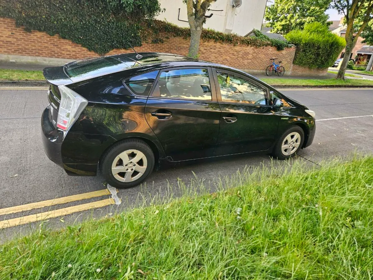 Toyota Prius - Image 4