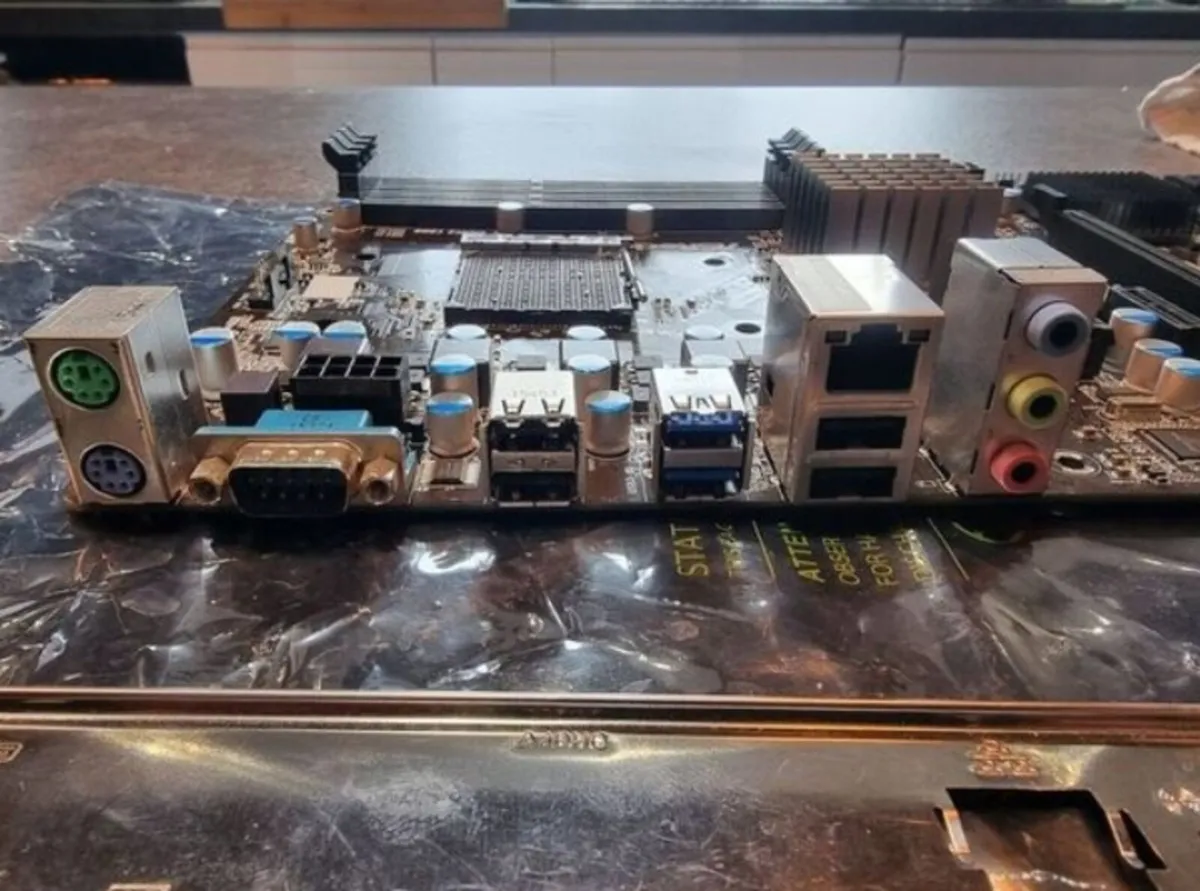 Asrock 980de3/u3s3 - Image 2