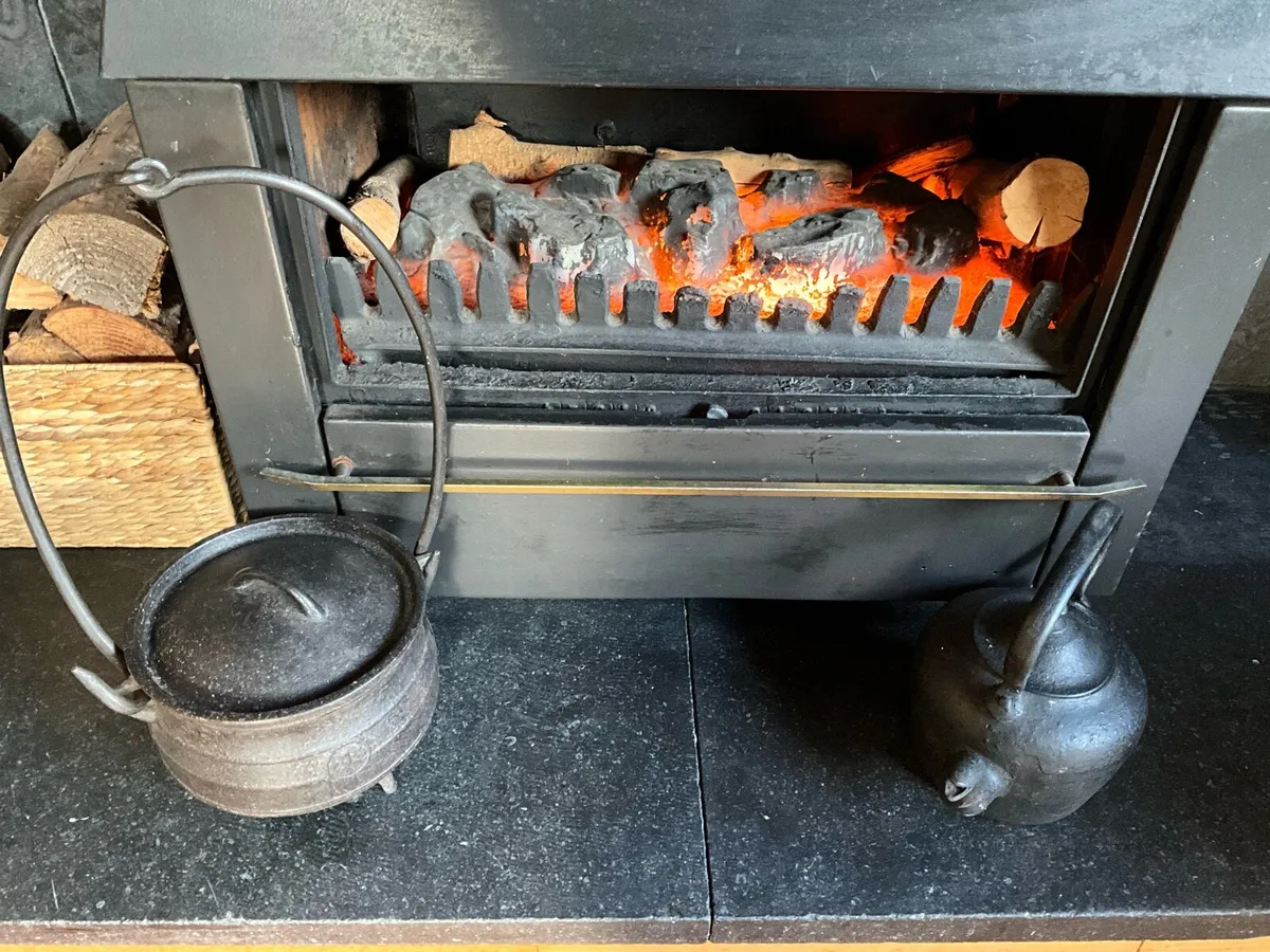 Traditional Cast Iron Pot & Kettle - Image 3