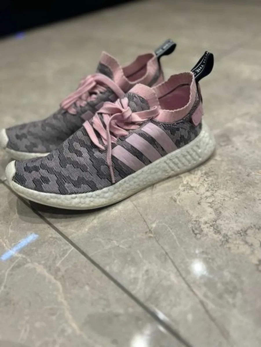 Adidas Boost Womens trainers 8uk 42eu - Image 1
