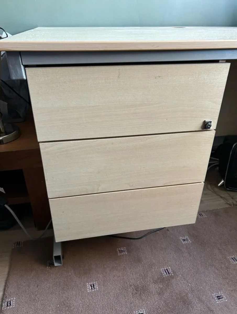Desk - Image 2