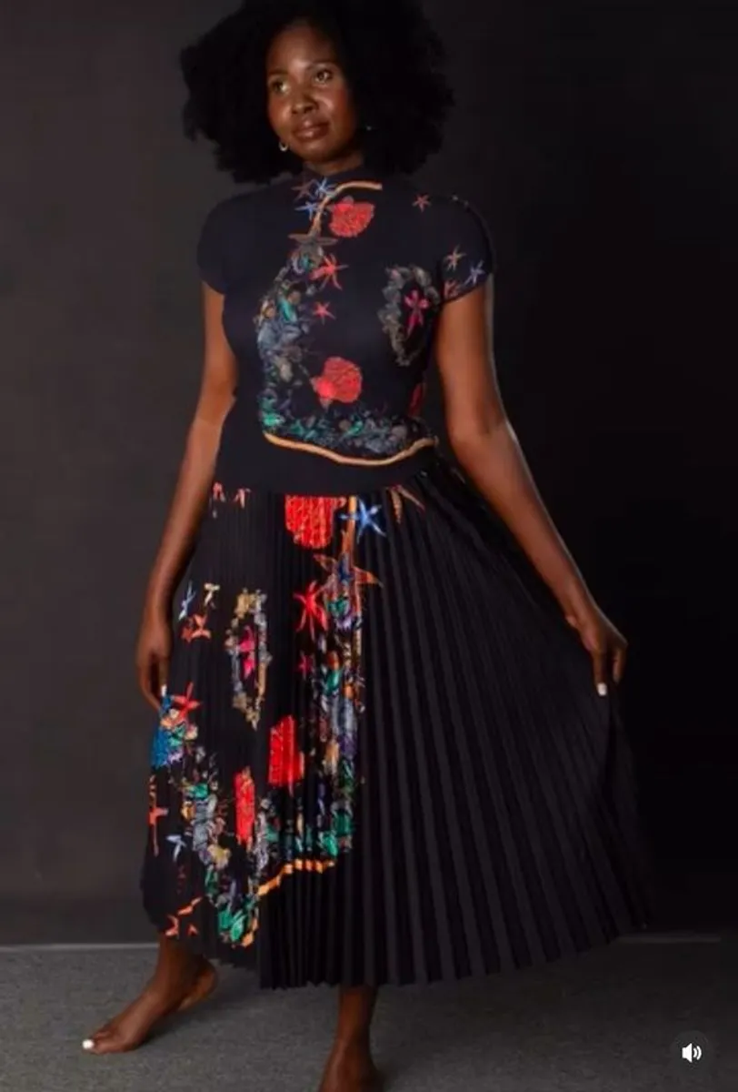 skirt and blouse - Image 3