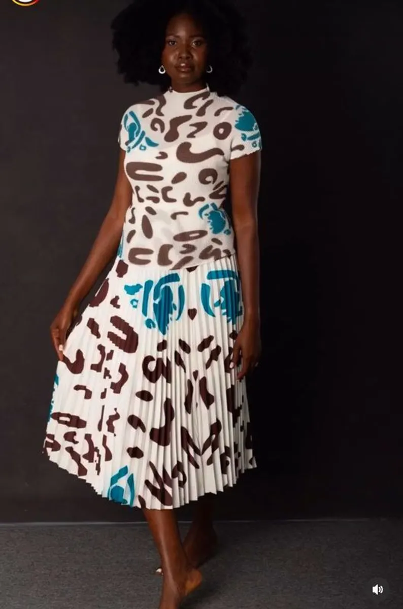 skirt and blouse - Image 4