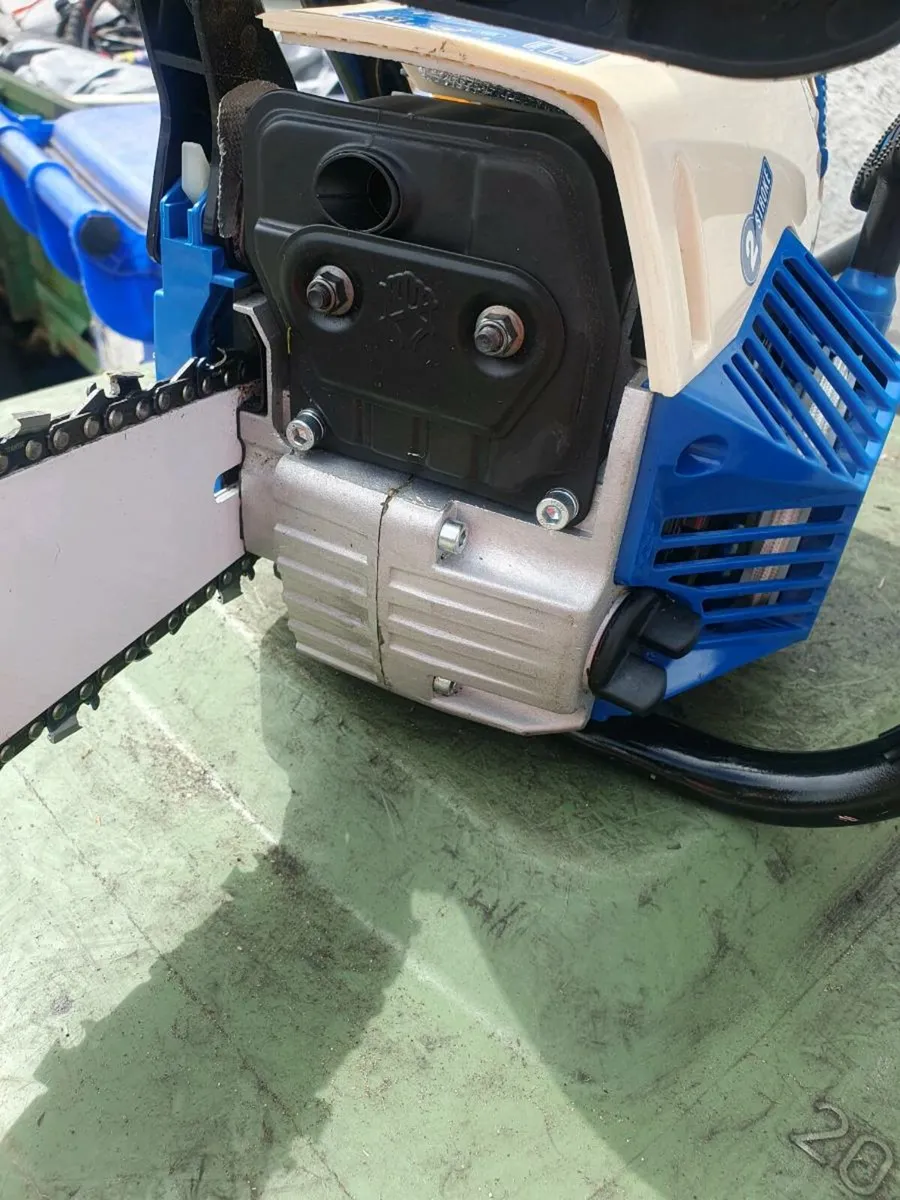 Hyundai chainsaw bran new - Image 3