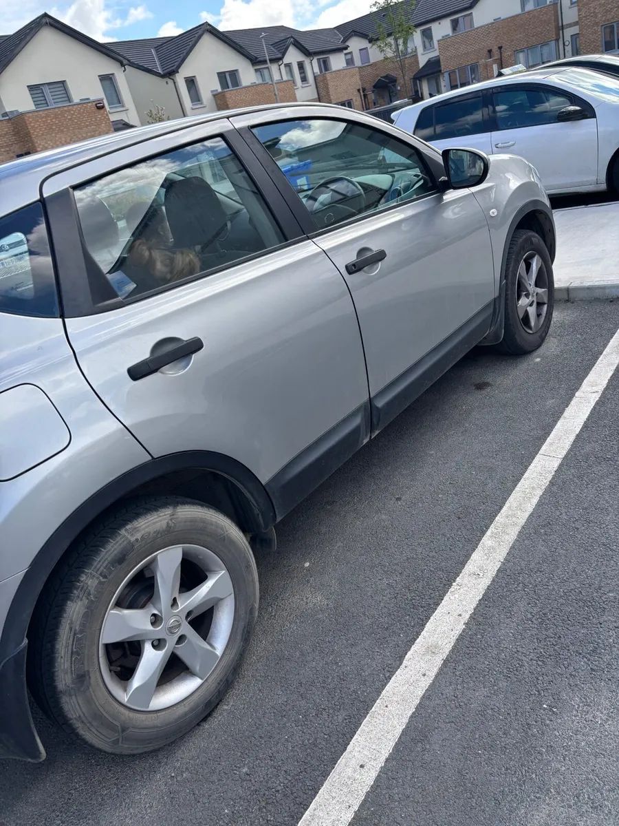 Nissan Qashqai 2010 - Image 2