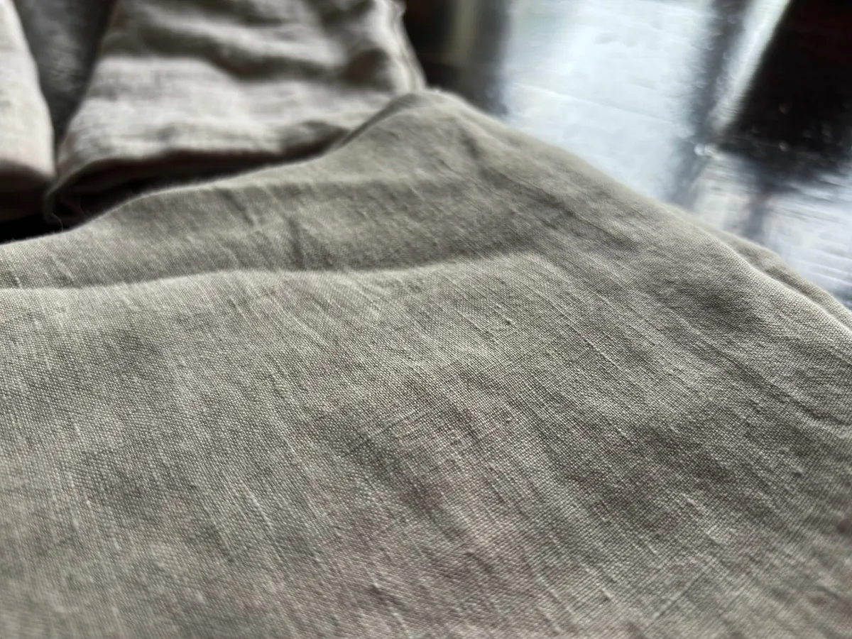 NEW :: ELINA LINEN KING DUVET SET + FITTED SHEET - Image 1