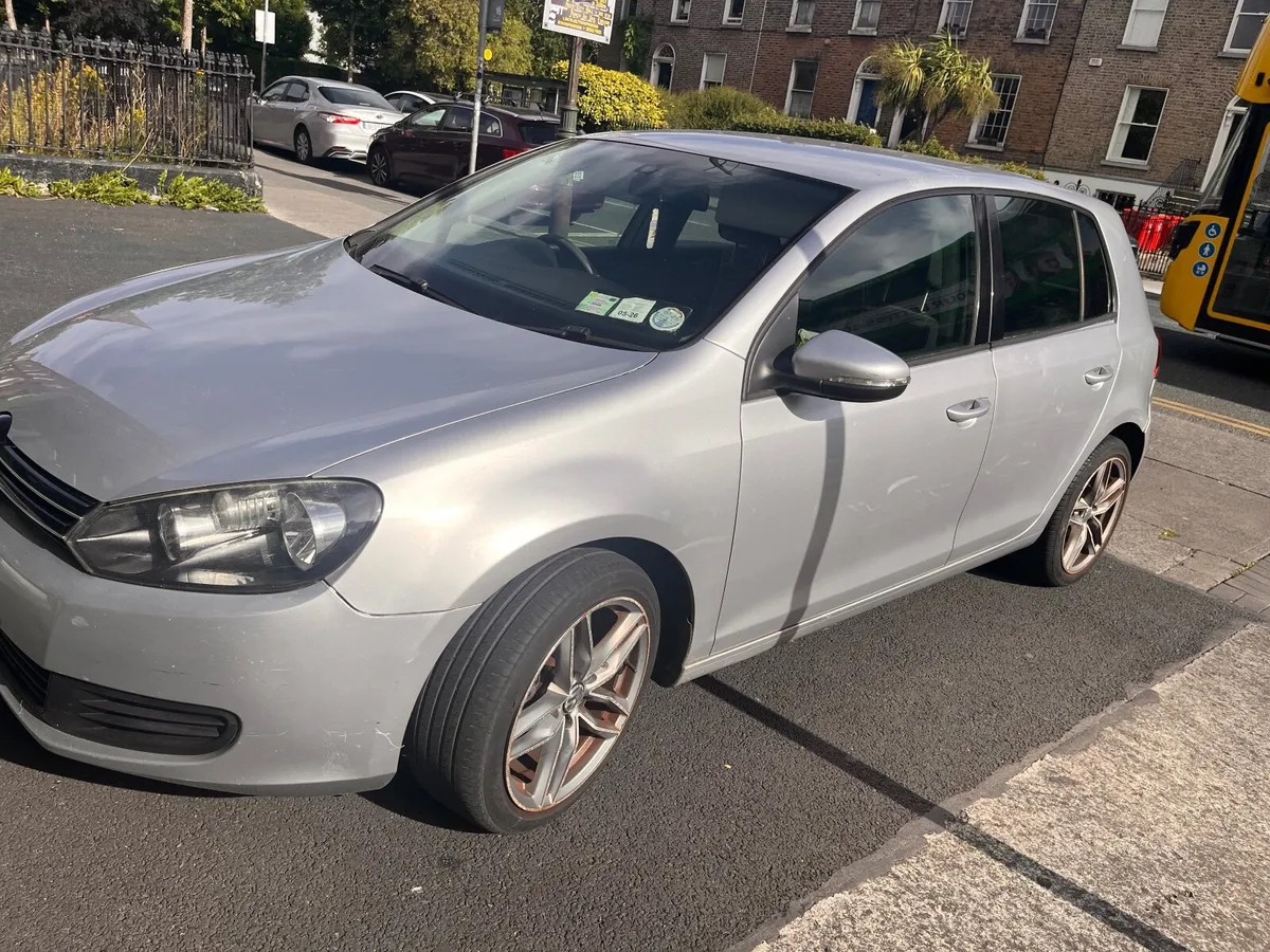 Volkswagen Golf 2009 - Image 2