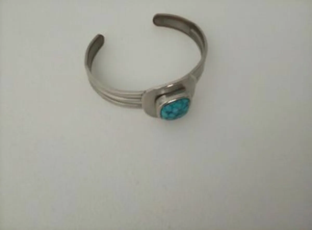 Turquoise Stone Inset Cuff Bangle.
