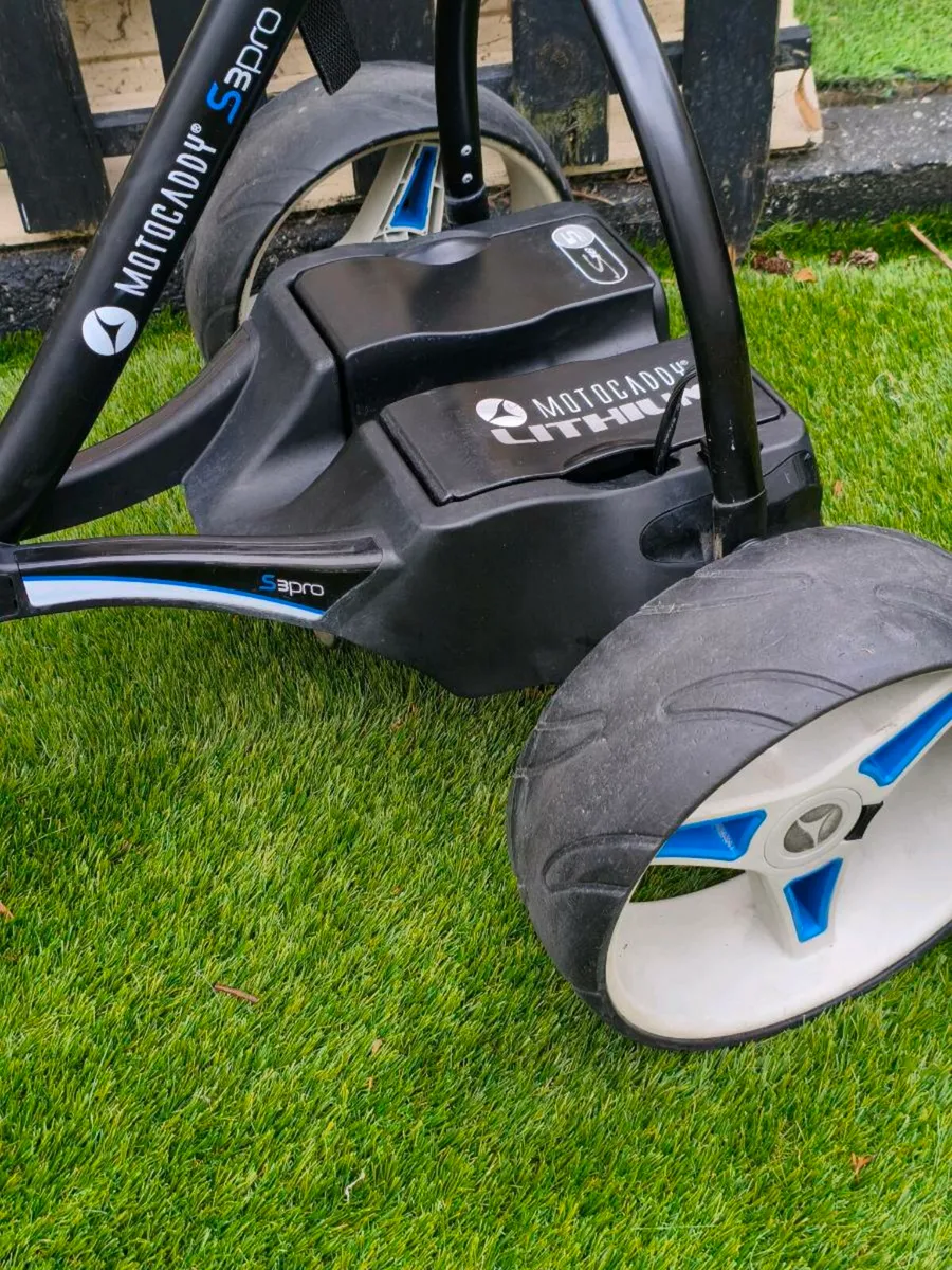 Golf trolley - Image 1