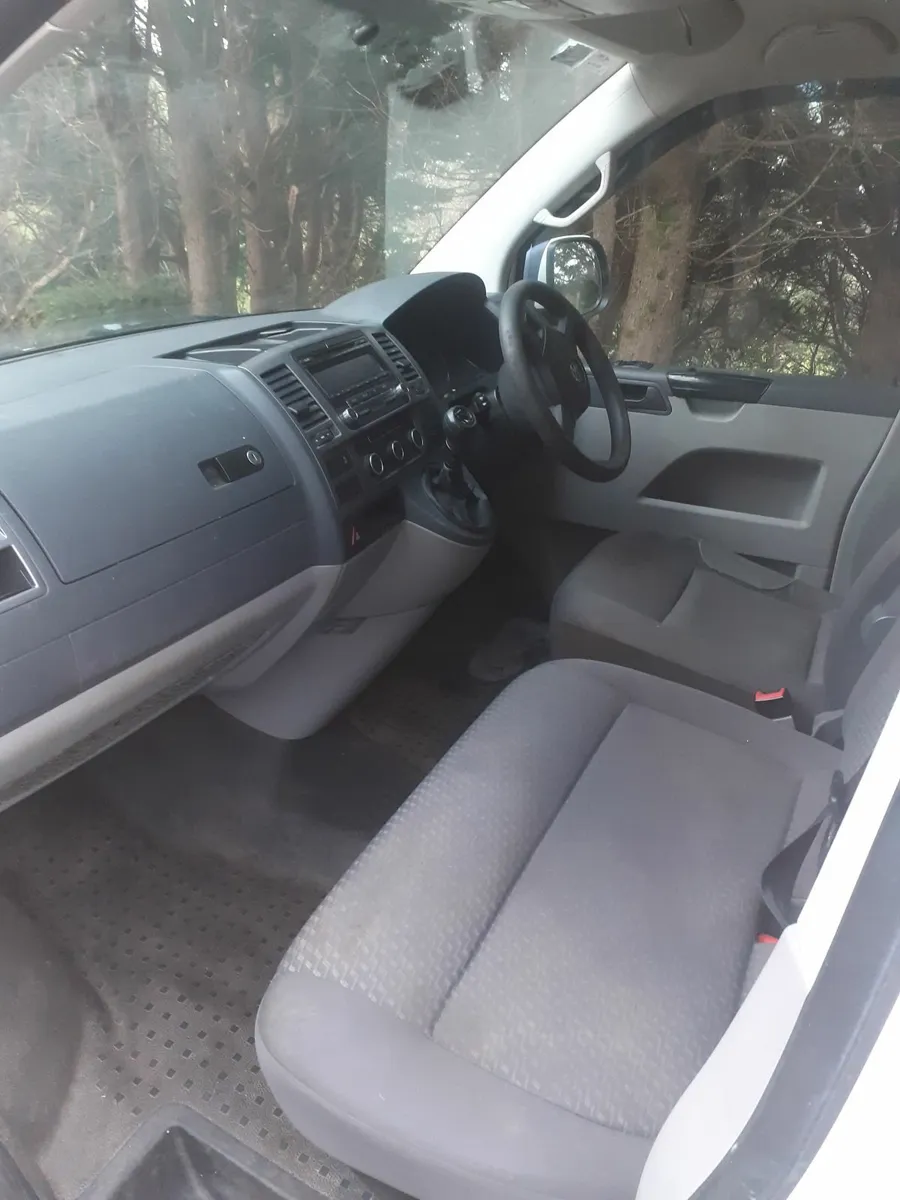 Volkswagen Transporter 2014 - Image 2