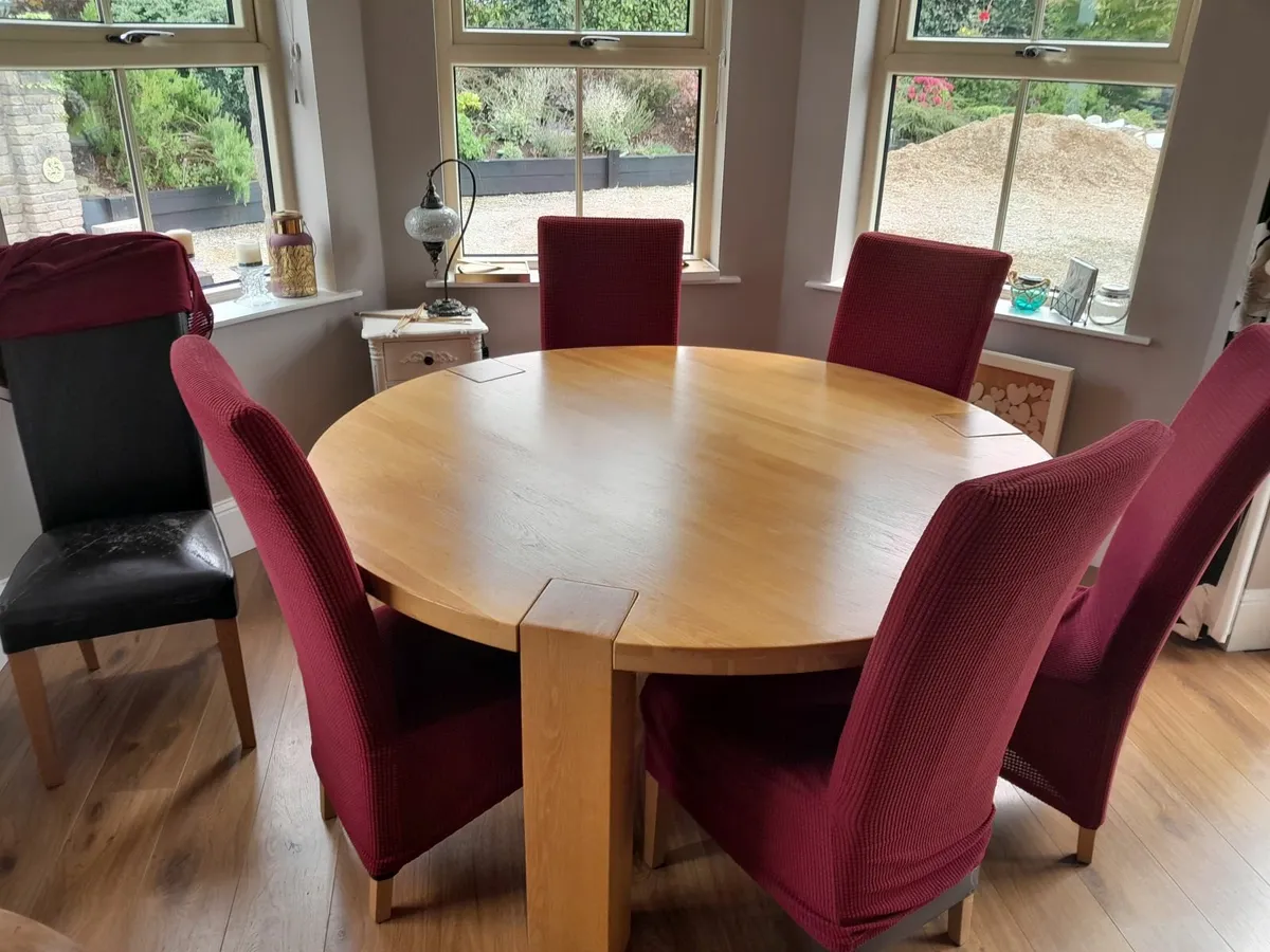 Dining table & chairs