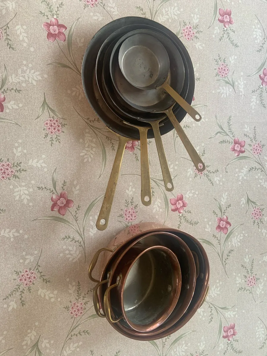Pots and pans - Image 1