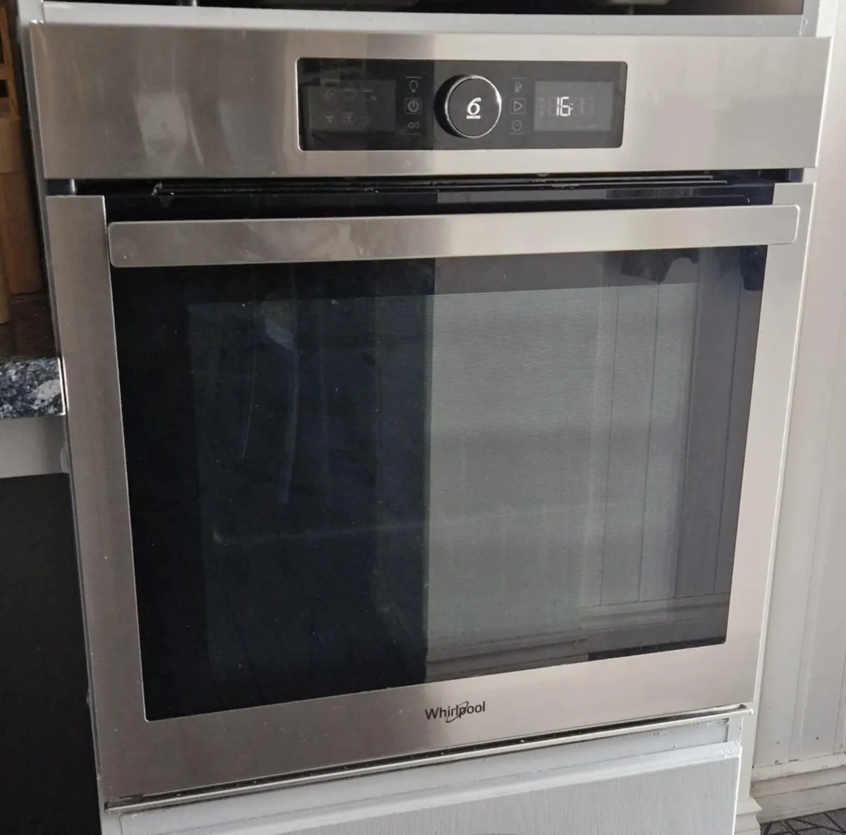Whirlpool oven - Image 1
