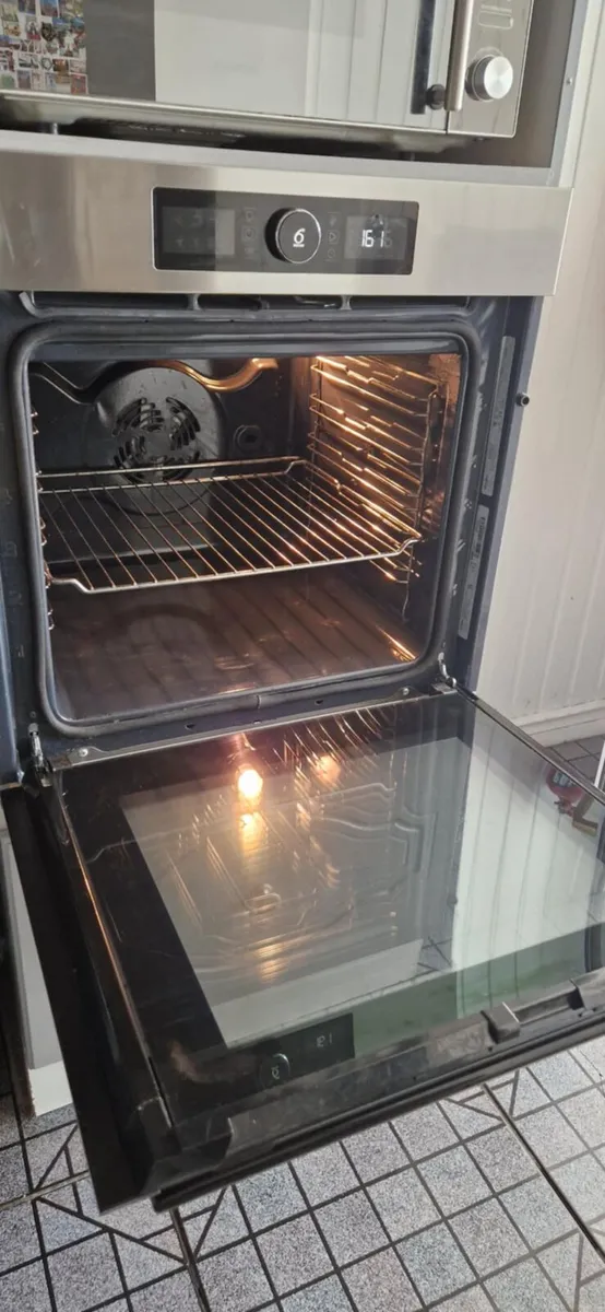 Whirlpool oven - Image 2