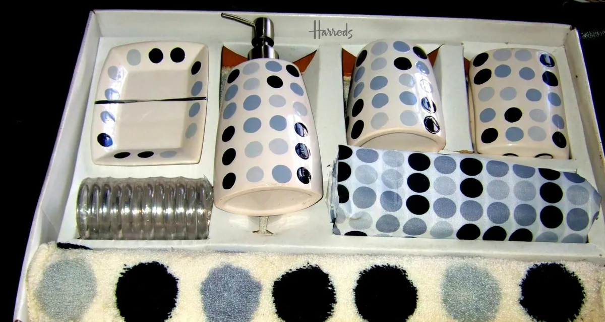 BNIB Bathroom Set - Image 3