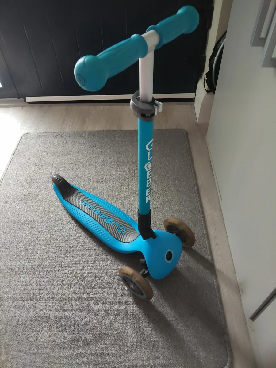 Scooter Globber Foldable - Image 1