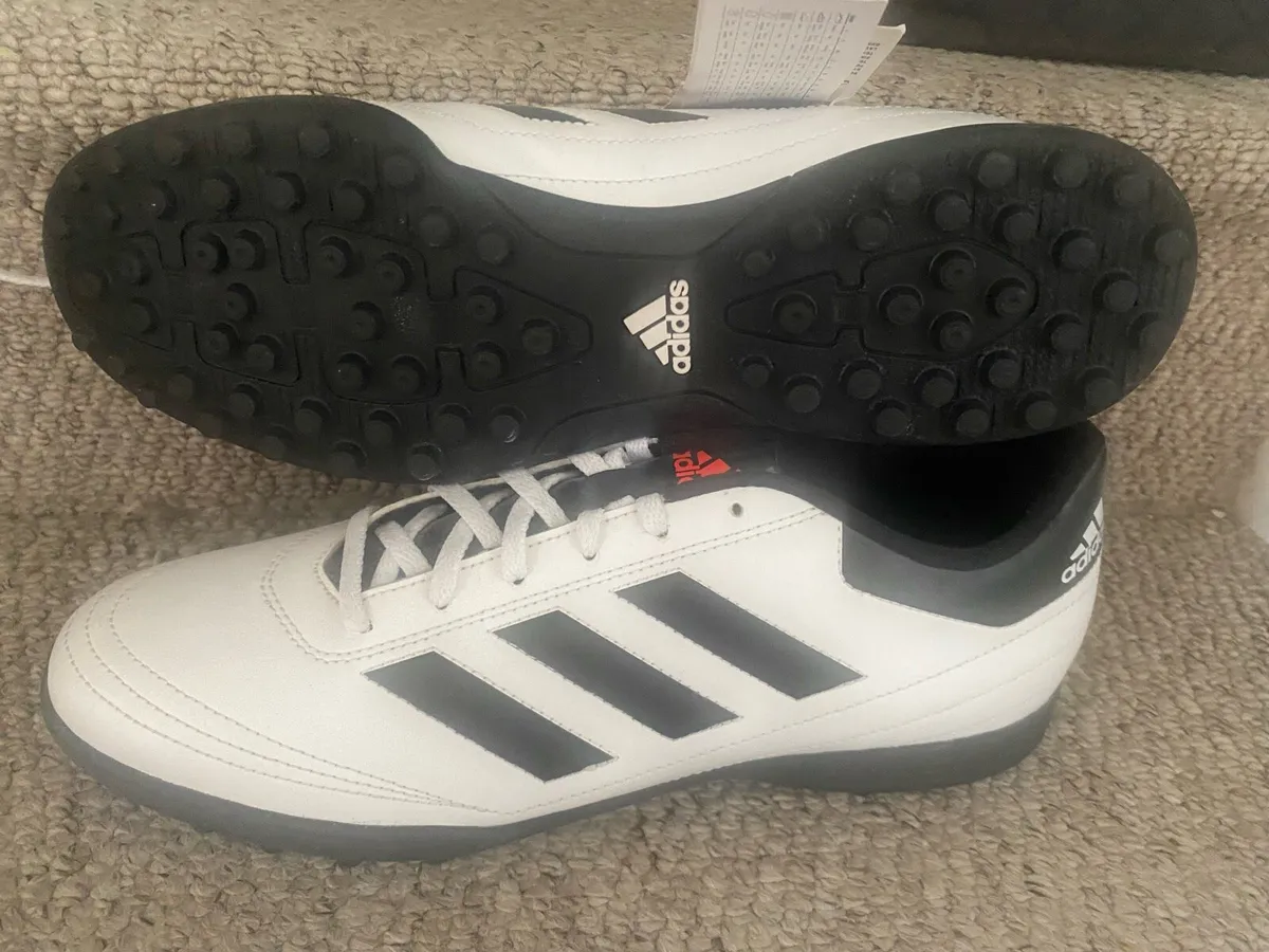 Adidas Astro Trainers - size 11 - Image 2