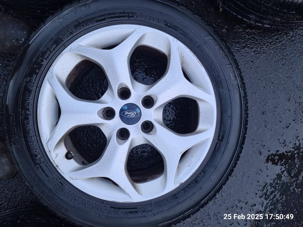 Four 16inch ford wheels with very good tyres - Image 4