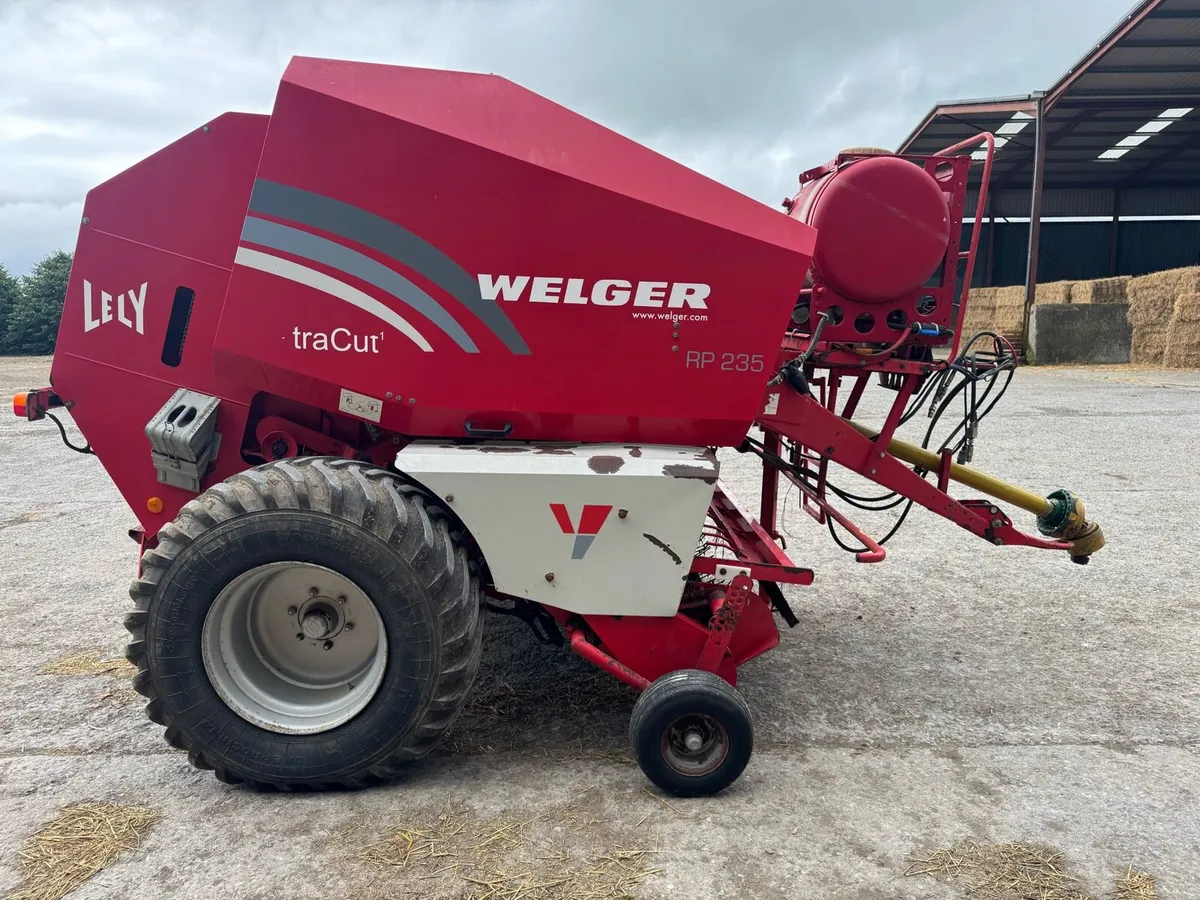 Welger baler - Image 1