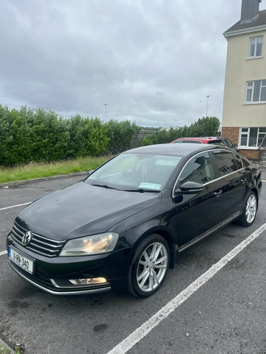 Volkswagen Passat 2011 - Image 1