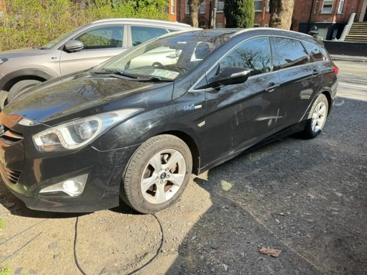 Hyundai i40 2012 - Image 2