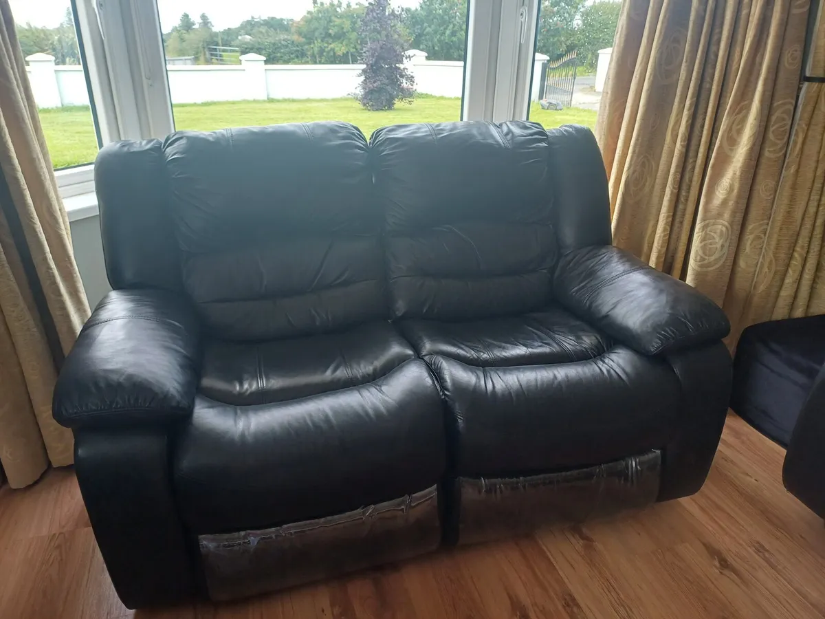 Black Leaather Sofa - Image 1