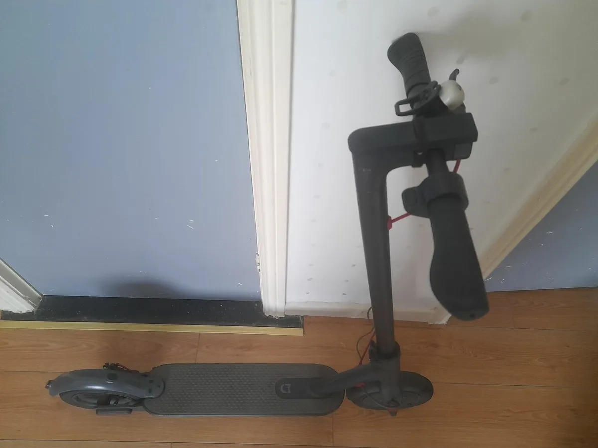 Xiaomi m365 electric Scooter - Image 2