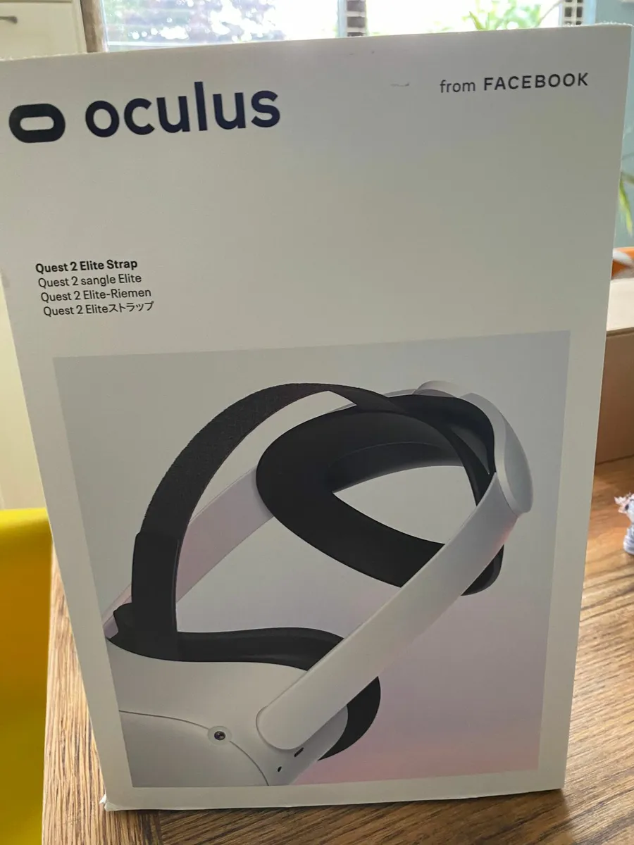 Oculus Quest 2 VR headset - Image 3
