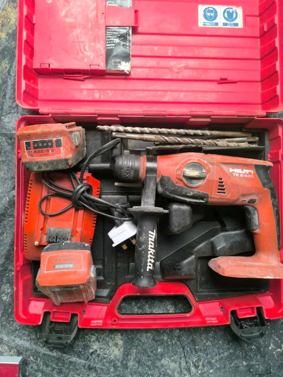 Hilti TE 2 A22 SDS + drill
2 batteries 5.2Ah - Image 1