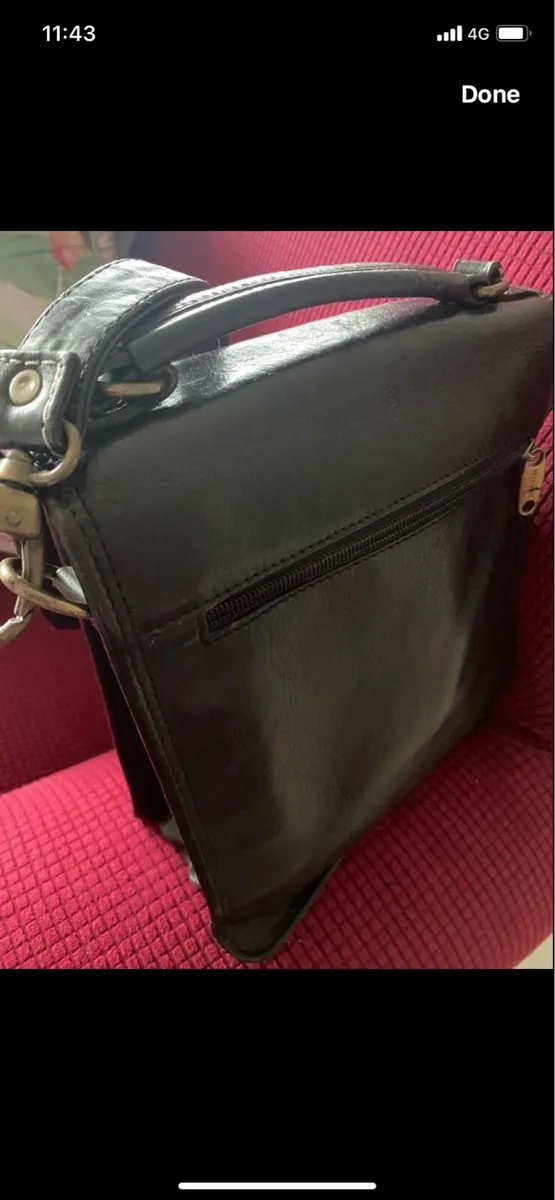 Hexagona Leather Shoulder Bag - Image 4