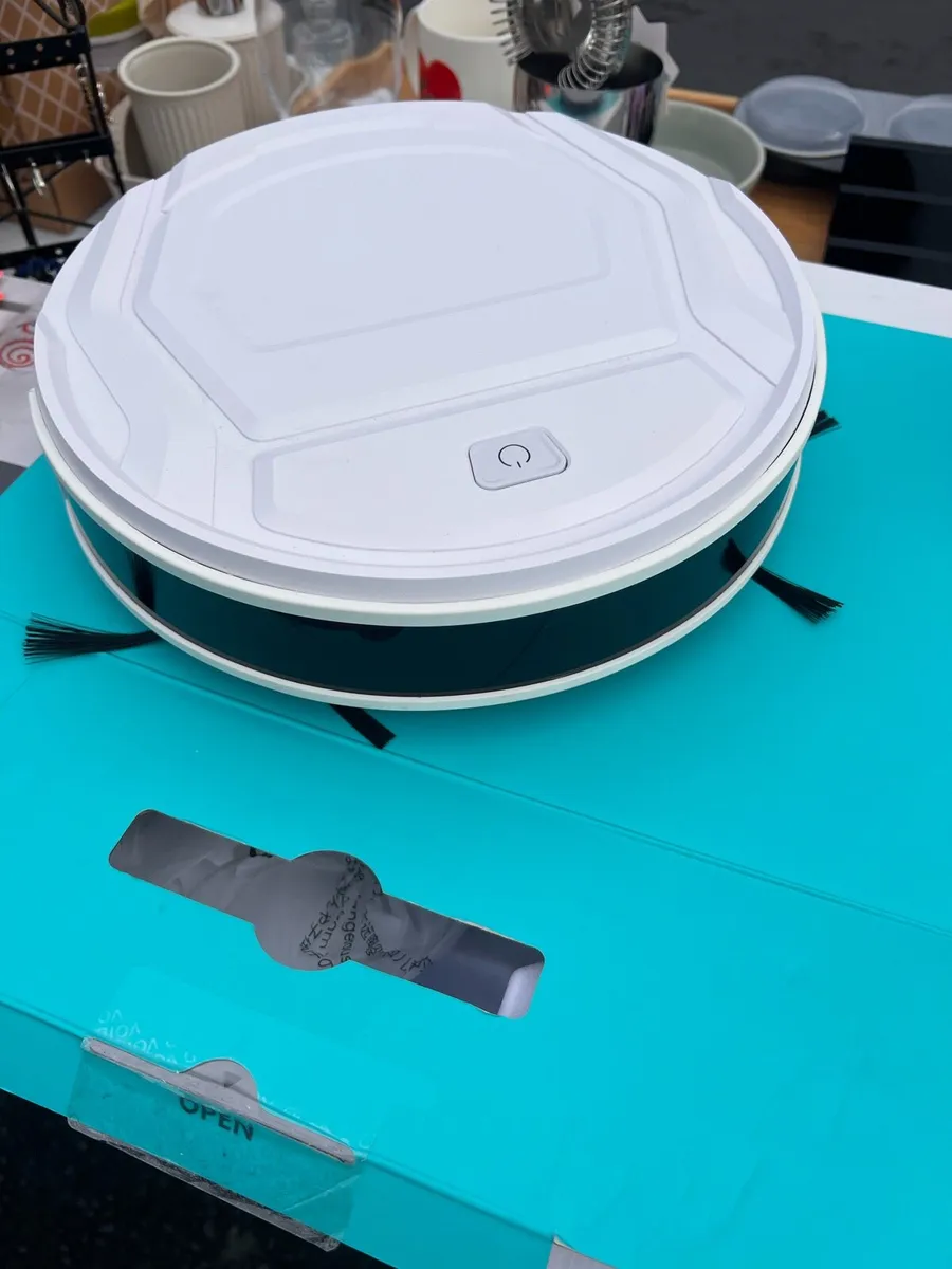 Robotic vacuum cleaner - Image 1