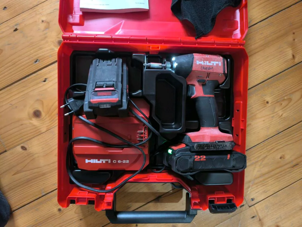 Hilti nuron impact driver 22 v
2 bateries
Charger - Image 1